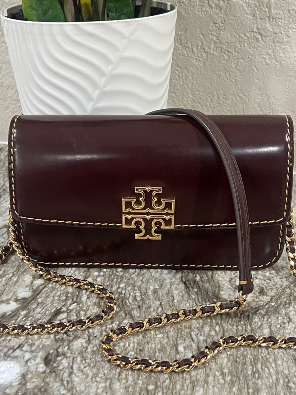 Tory Burch Britten Chain Wallet Polished Brown Cowhide Gold Hardware